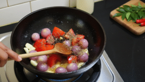 Ennai Kathirikai Kulambu Recipe in Tamil